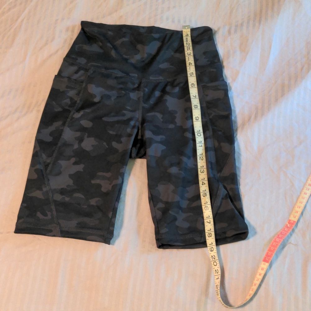 2 PACK Black and Camo with pockets  Danskin Bike Shorts XS 2 PACK